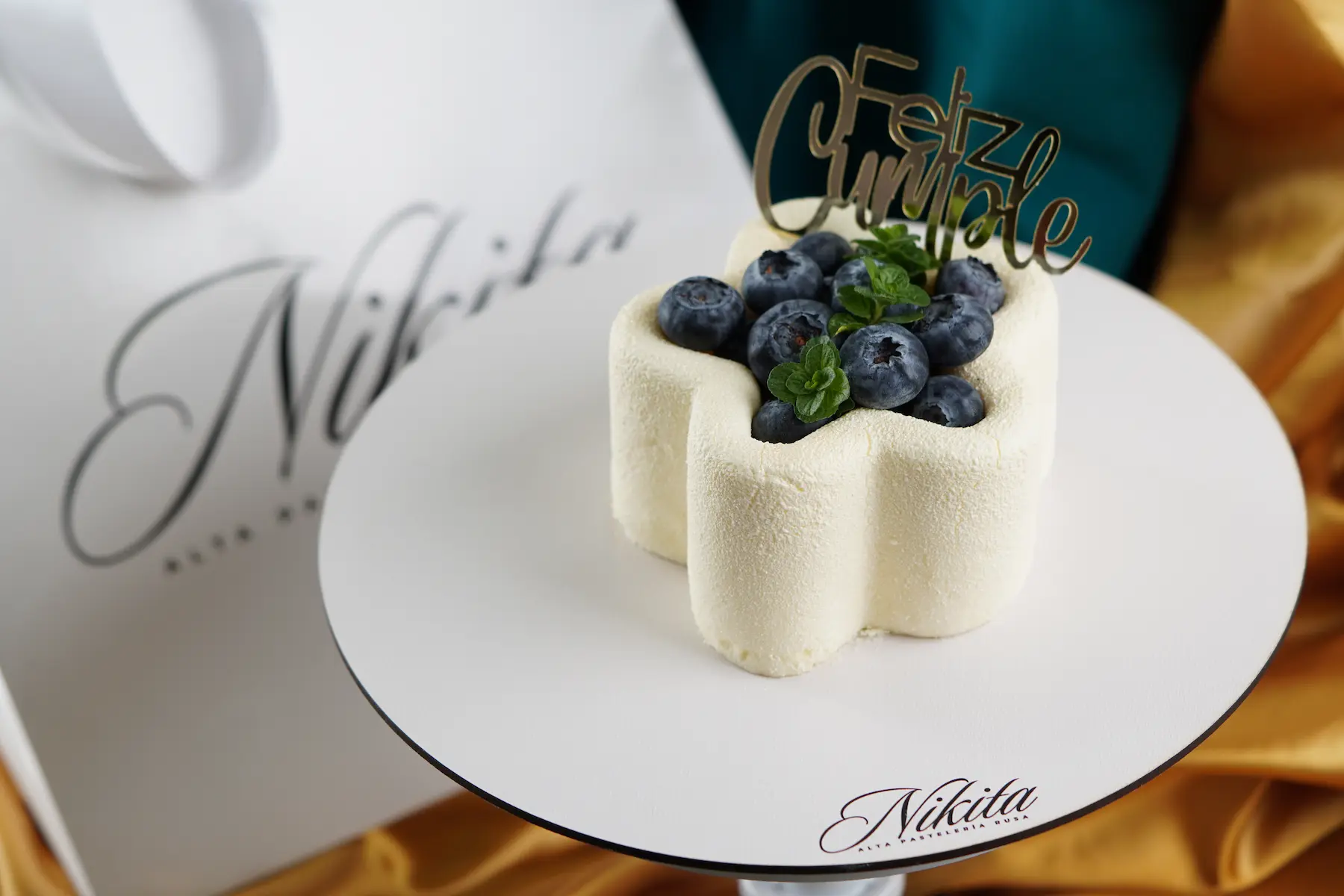 Pastel Estrella con Feliz cumpleaños