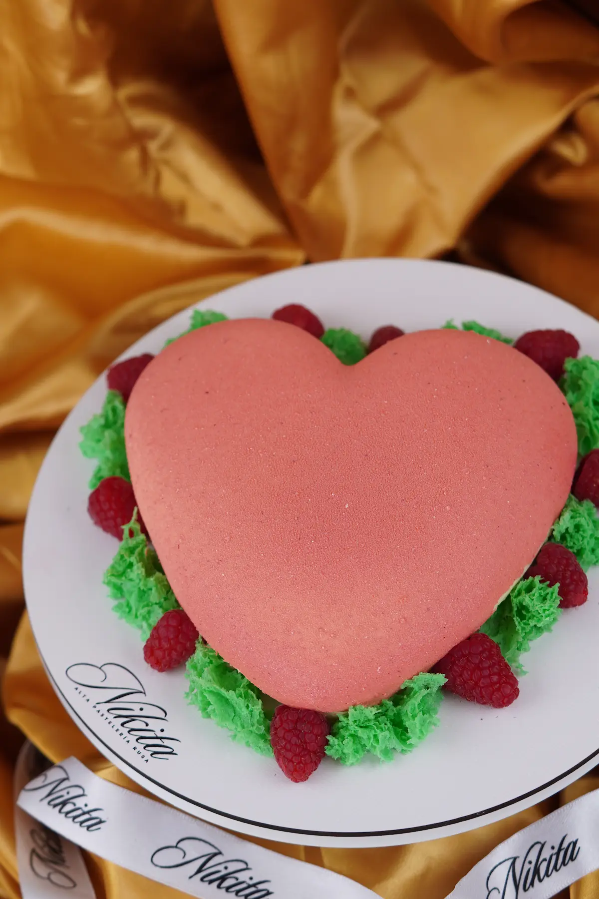 Pastel de Corazón con bayas