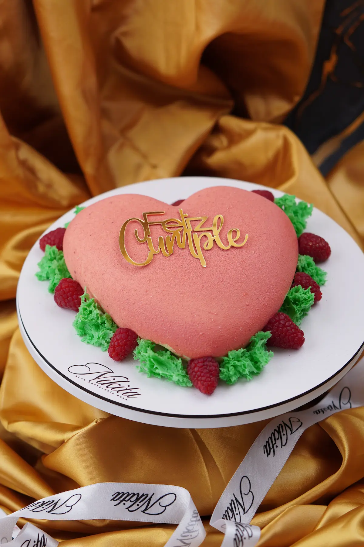 Pastel de Corazón con frambuesa